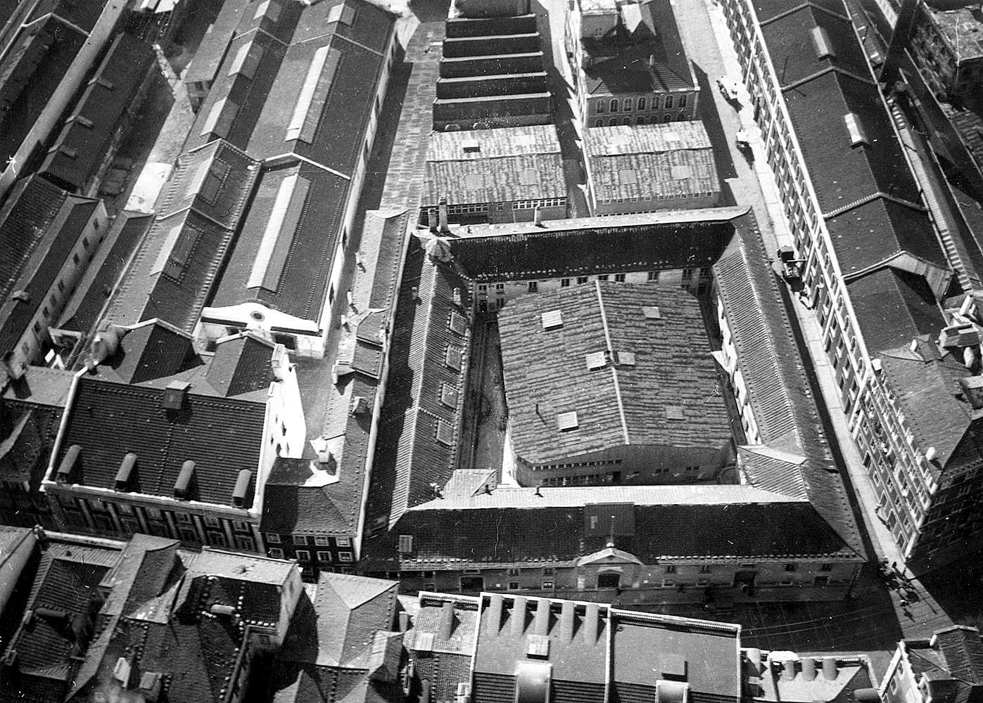 Vista aérea do Instituto Industrial e Comercial de Lisboa por volta de 1900